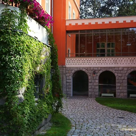 Ośrodek wypoczynkowy Pałac Paulinum 3*